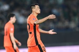 博主：唐淼和元敏诚出席玉昆vs蓉城赛前发布会，前者战旧主