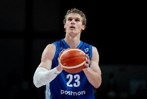 难救主！马尔卡宁17中6拿到19分11板6助1断1帽 罚球8中6