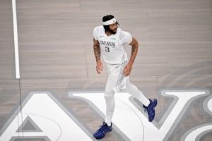 浓眉：一直打5会消耗我的身体 在湖人夺冠那年我也是打4