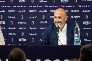 官方：博洛尼亚主帅伊达利诺因细菌性肺炎住院，预计住院5天