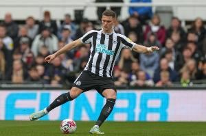 埃迪-豪谈纽卡伤病：博特曼昨天没训练，霍尔无法出战热刺