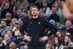 遭魔术压哨绝杀！解说：开拓者真是毫无战术就是跑 换教练吧